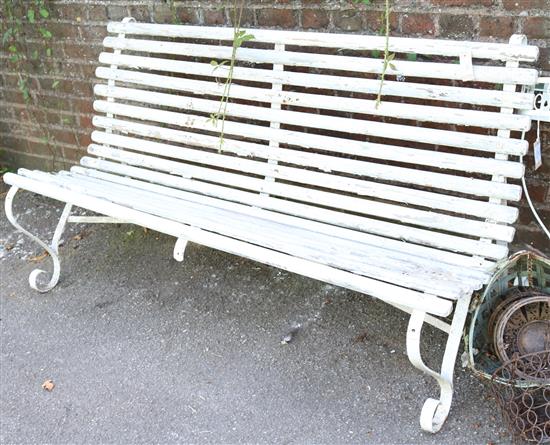 Painted garden bench(-)